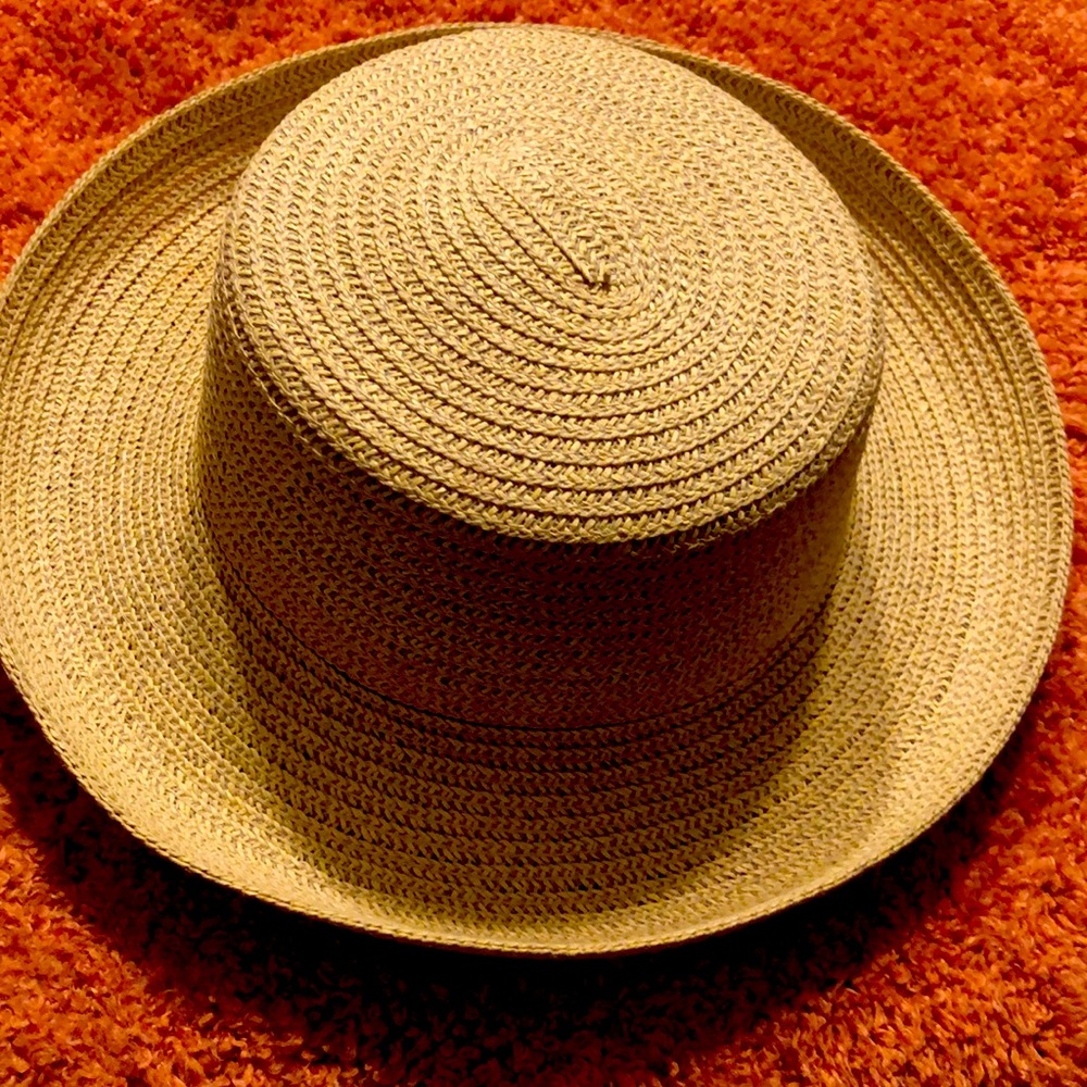 Lightweight hat